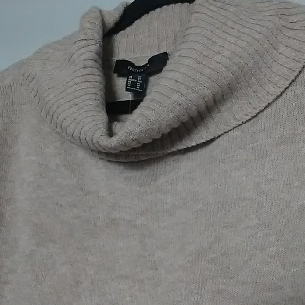 Sweater - Picture 2 of 7
